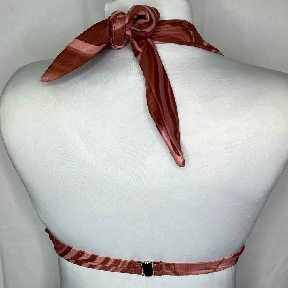 Cleavage Baring Underwire Bikini Top | Size Large - Picture 4 of 5